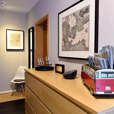 Gods06006-fewo 'luv Un Lee'